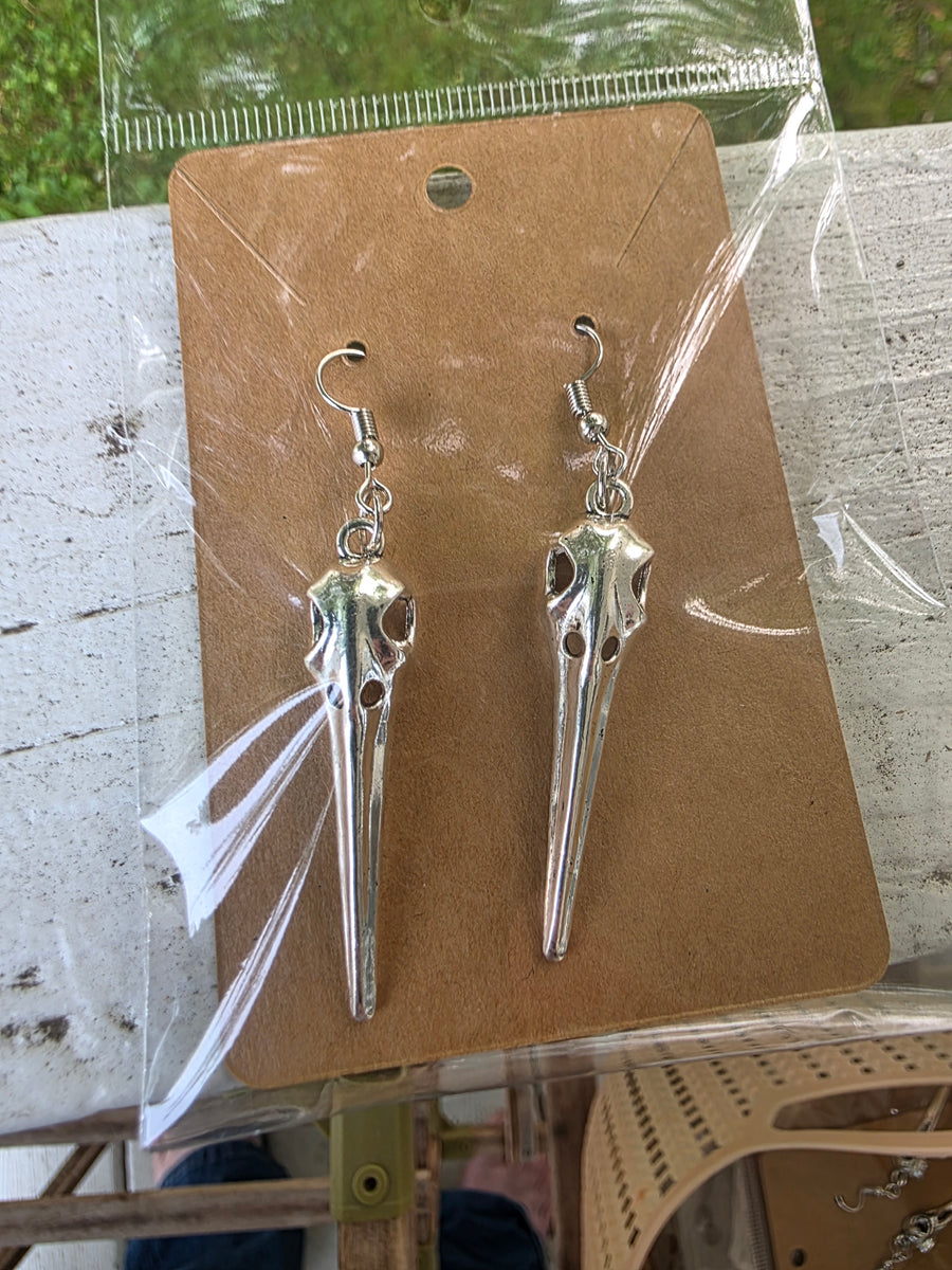 Slender Raven Skull Earrings – Shadow’s Whisper 🖤🪶