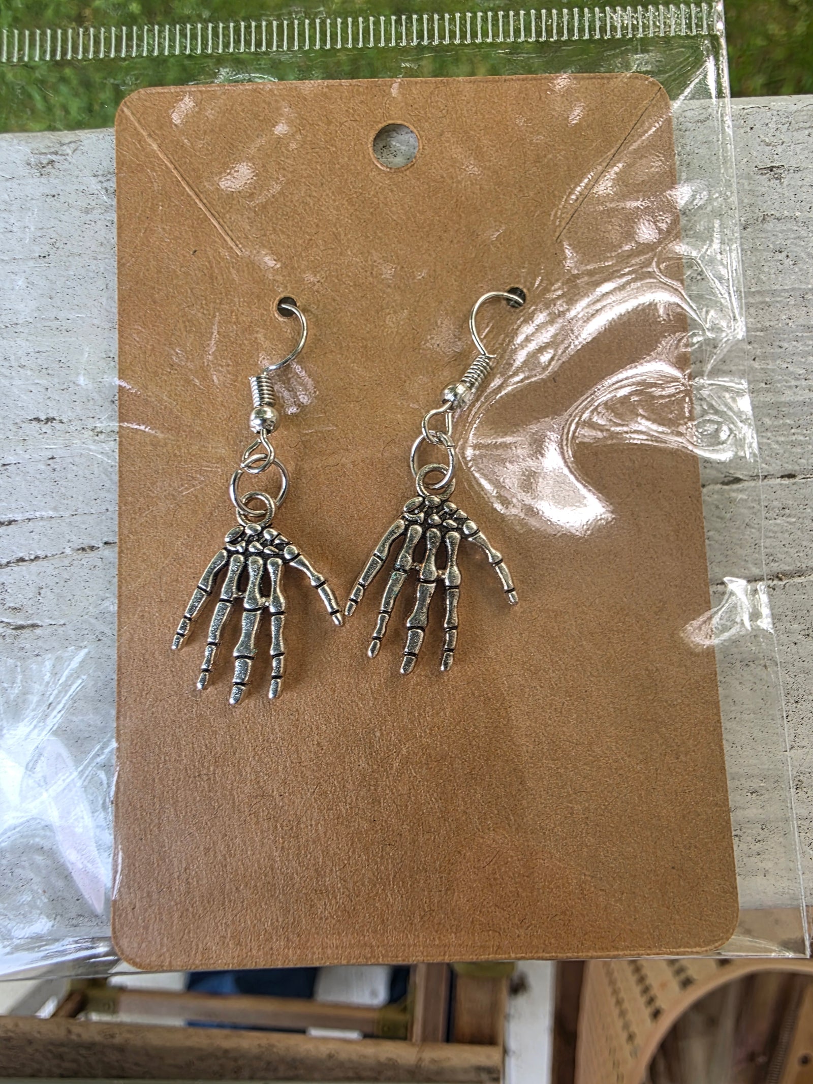 Skeleton Hand Earrings – Grasp of the Shadows