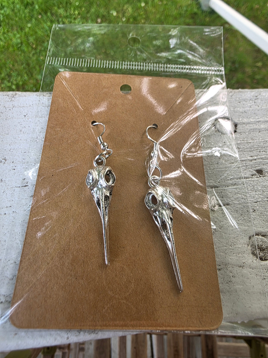 Rustic Raven Skull Earrings – Silver Shadow Edition 🖤🪶